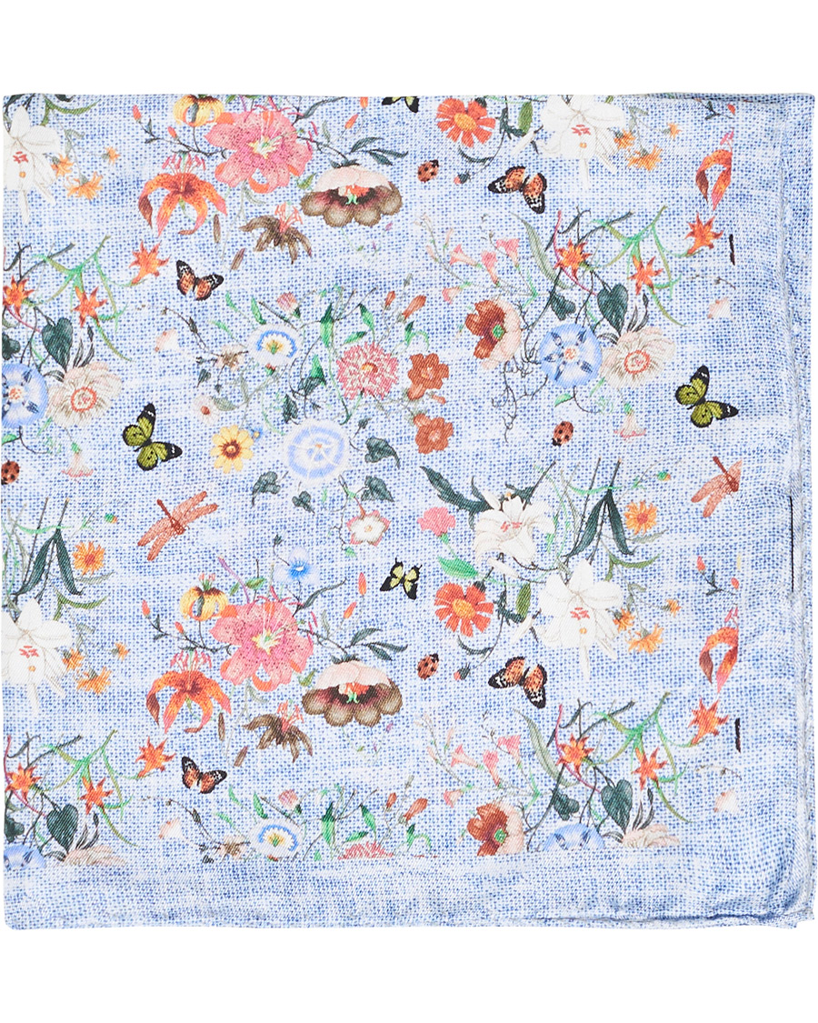 Herren | Amanda Christensen Silk Twill Printed Pocket Square Navy | Amanda Christensen | Silk Twill Printed Pocket Square Navy