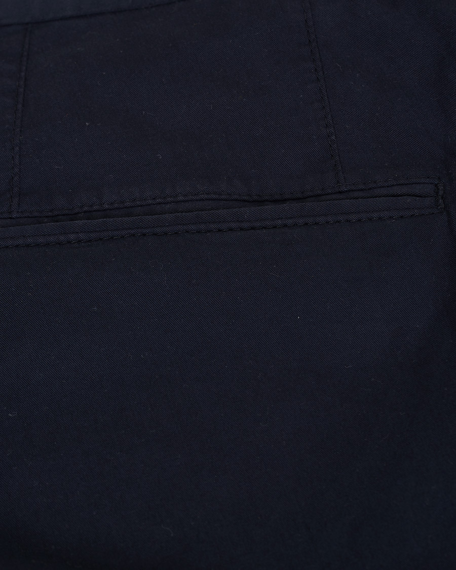 Herren | Hosen | Oscar Jacobson | Delon Pleated Cotton Chinos Blue