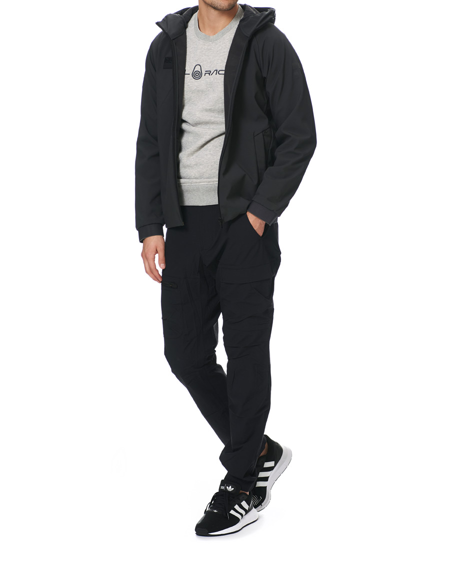 Sail Racing Defender Softshell Hooded Jacket Phantom Grey bei Care of Carl
