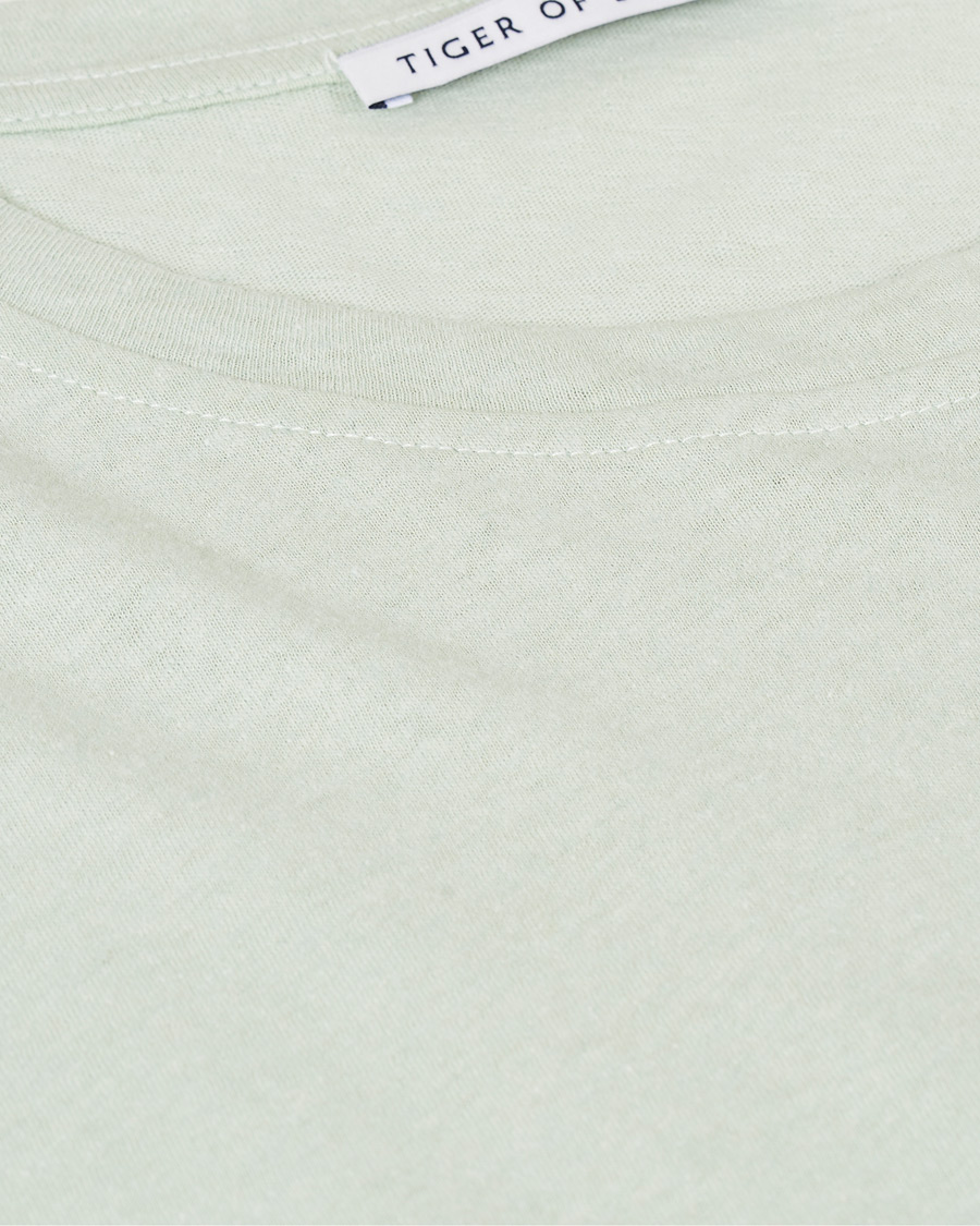 Herren | T-Shirts | Tiger of Sweden | Didelot Linen Crew Neck Tee Soft Mimosa