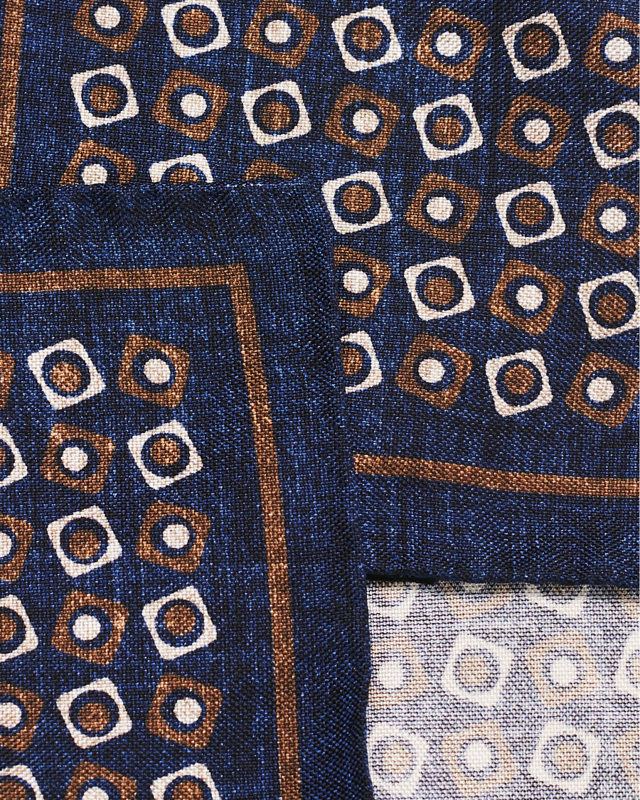 Herren | Amanda Christensen Silk Oxford Printed Pocket Square Navy | Amanda Christensen | Silk Oxford Printed Pocket Square Navy