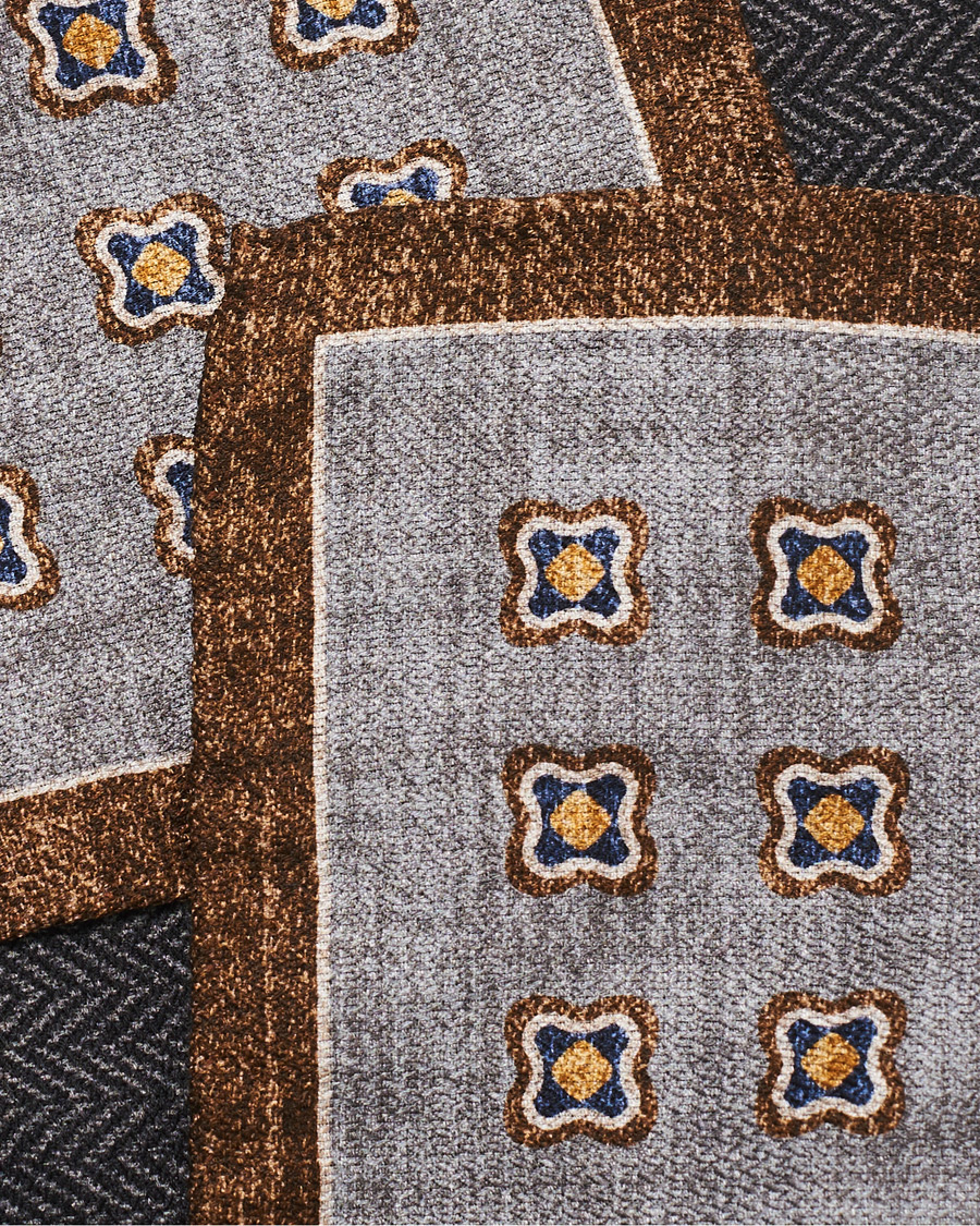 Herren | Amanda Christensen Wool Doublefaced Printed Pocket Square Grey | Amanda Christensen | Wool Doublefaced Printed Pocket Square Grey