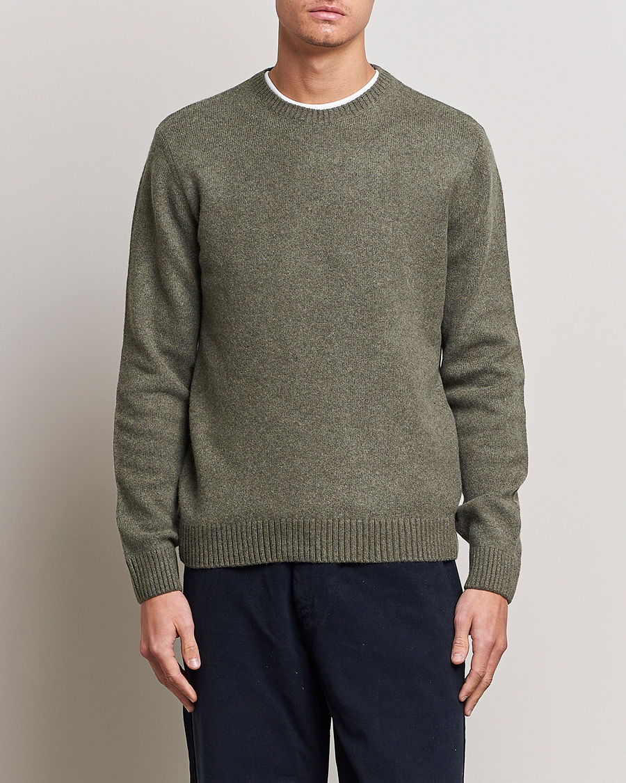 Herren |  | Colorful Standard | Classic Merino Wool Crew Neck Dusty Olive