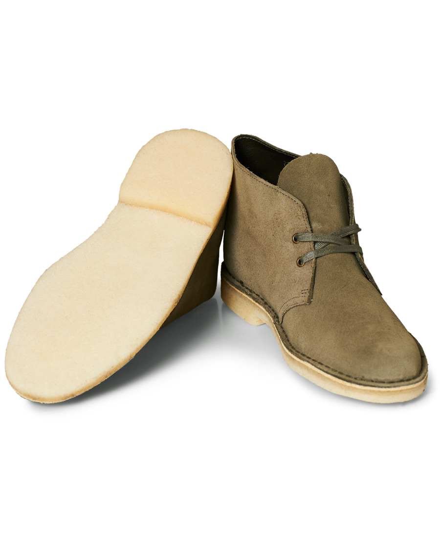 Herren | Clarks Originals Desert Boot Light Olive Suede | Clarks Originals | Desert Boot Light Olive Suede