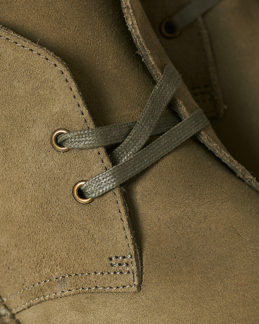 Herren | Clarks Originals Desert Boot Light Olive Suede | Clarks Originals | Desert Boot Light Olive Suede