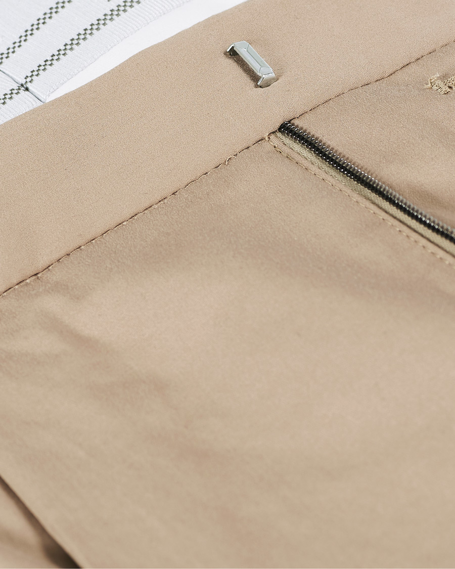Herren | Hosen | Emporio Armani | Satin Stretch Pleated Chino Khaki