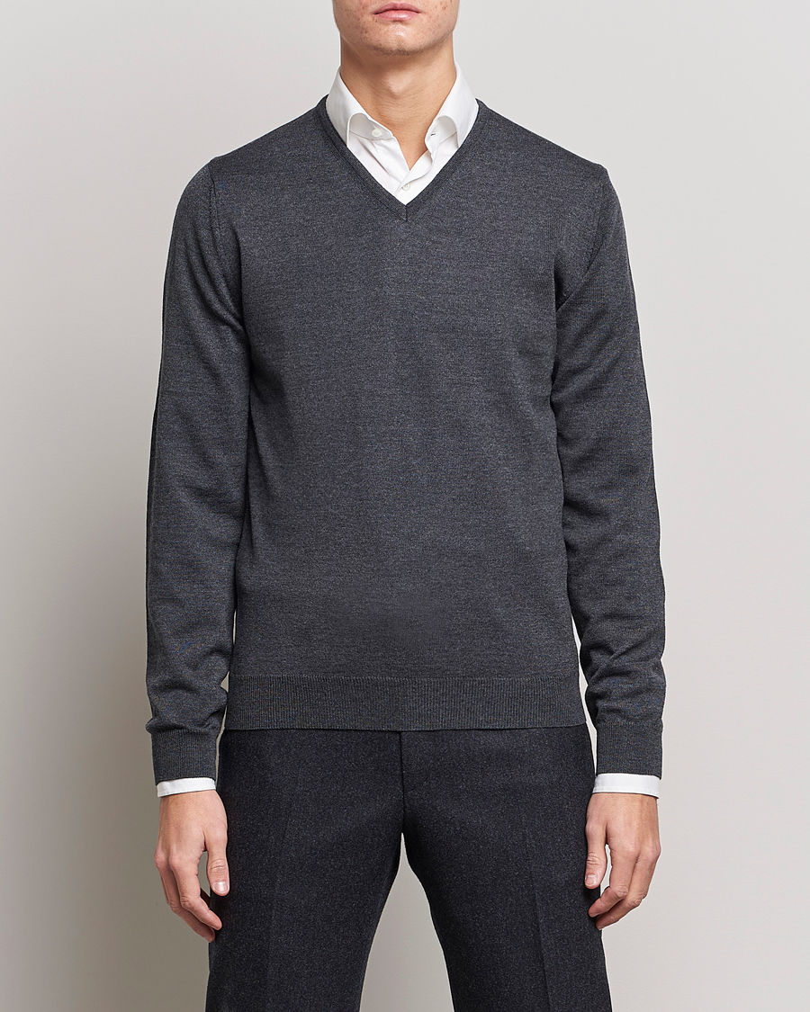 Men | V-Neck Jumpers | Stenströms | Merino V-Neck Anthracite