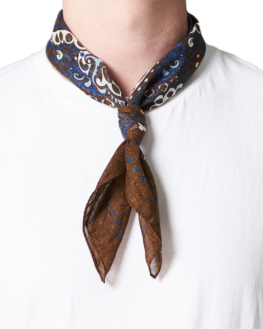 Herren | Amanda Christensen Cotton Large Print Bandana Brown | Amanda Christensen | Cotton Large Print Bandana Brown