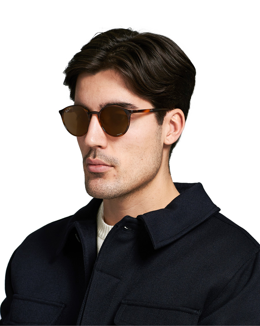 Ray Ban RB4336CH Round Sunglasses Striped Havana bei Care of Carl