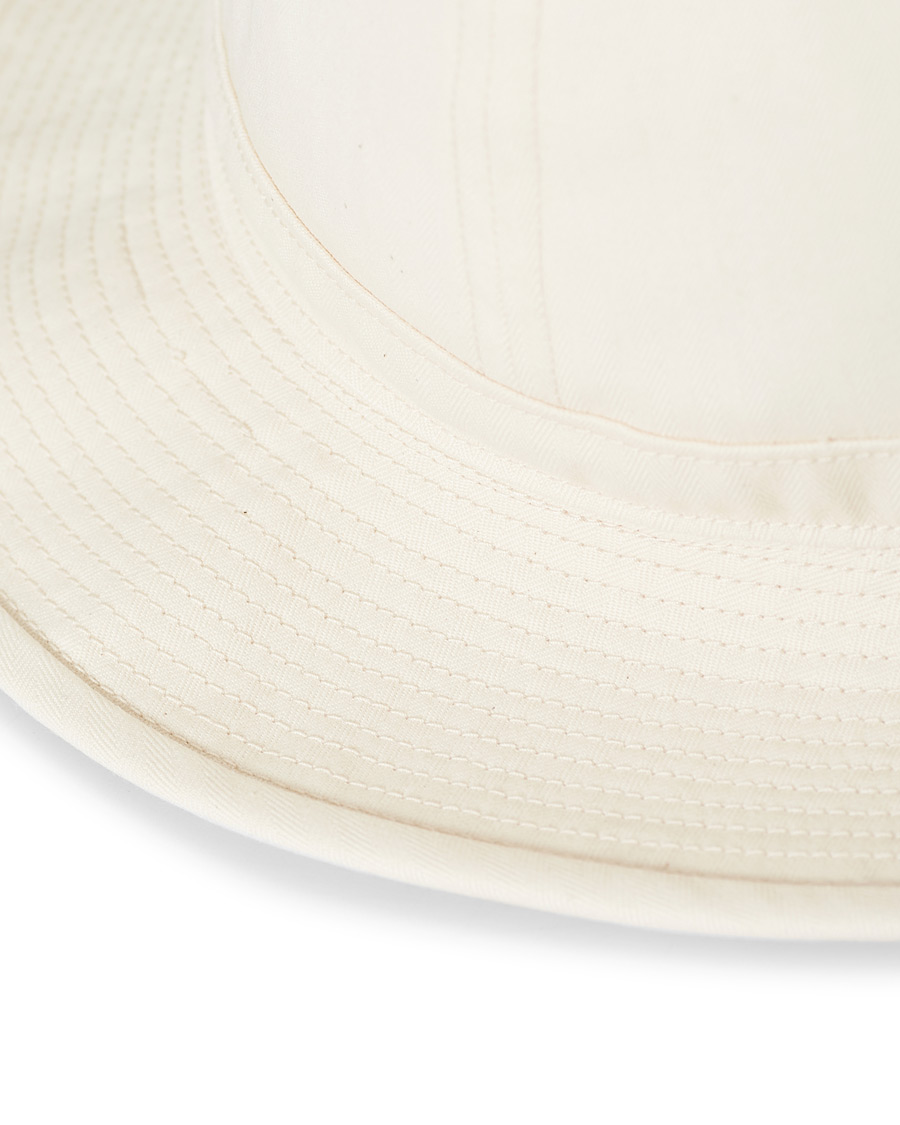 Herren | BEAMS PLUS Military Bucket Hat Ivory | BEAMS PLUS | Military Bucket Hat Ivory