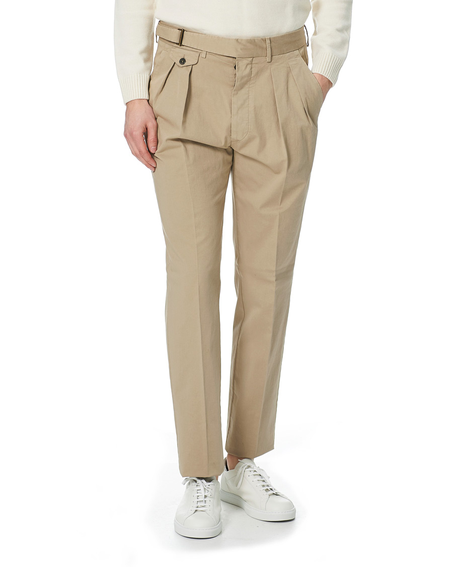 Herren | Hosen | Lardini | Luxor Double Pleated Cotton Trousers Beige
