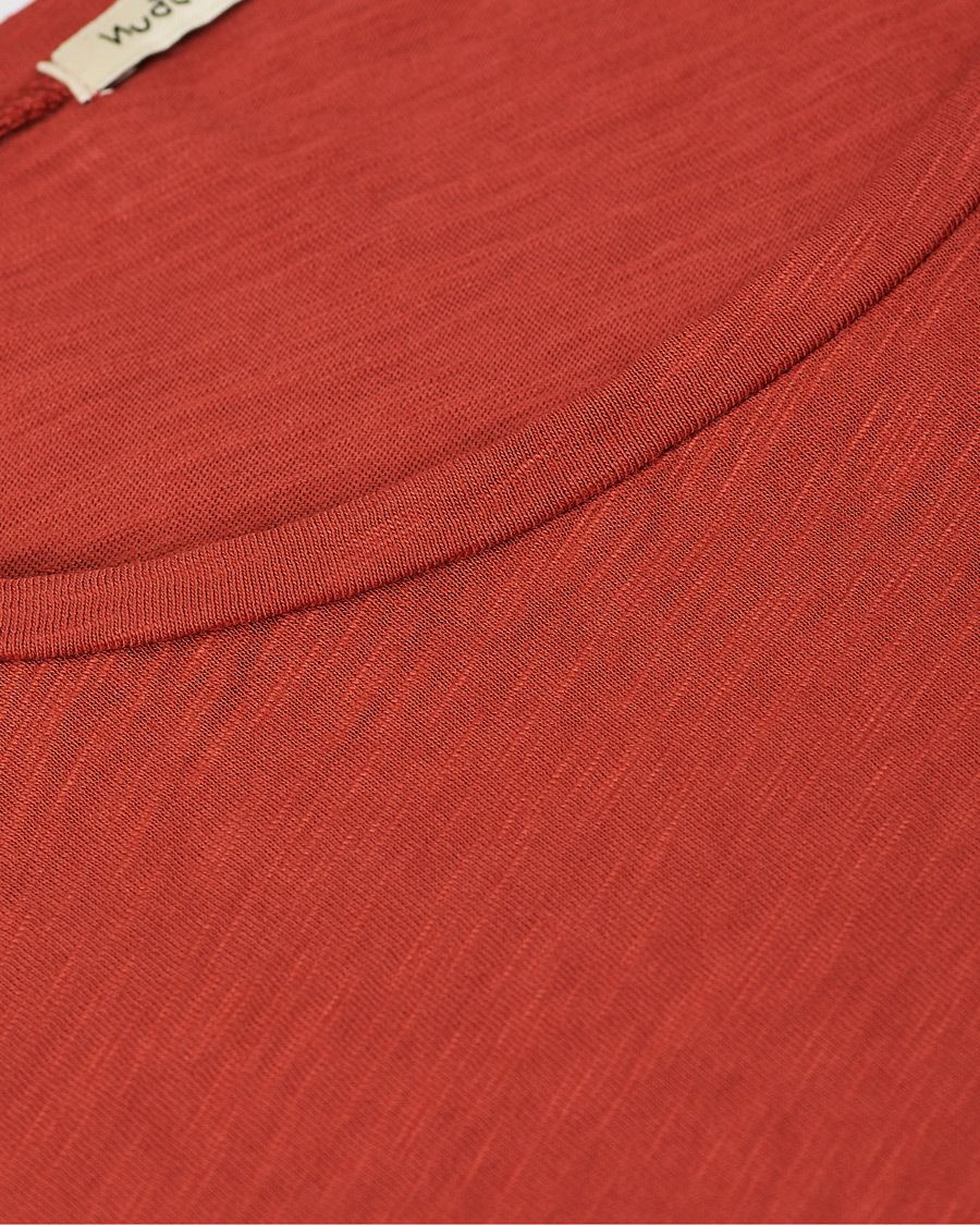 Herren | T-Shirts | Nudie Jeans | Roger Slub Crew Neck Tee Poppy Red