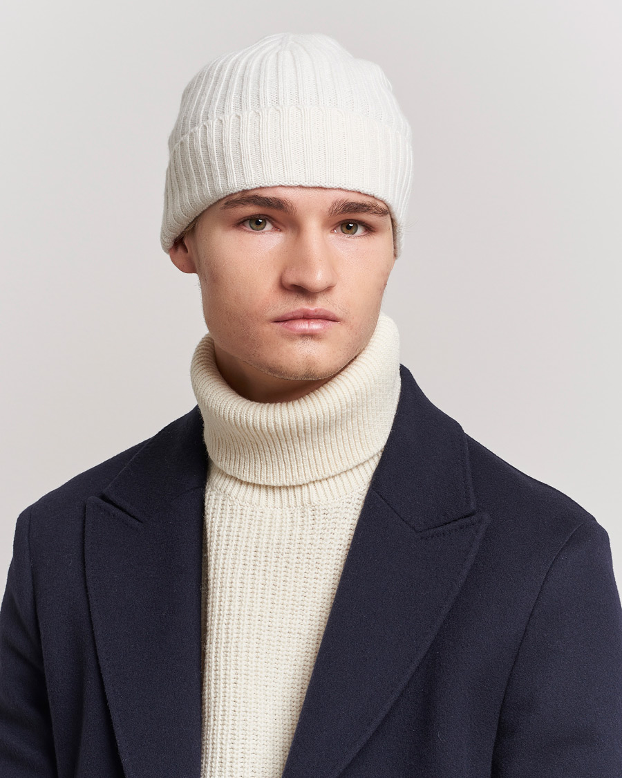 Herren | Amanda Christensen Rib Knitted Cashmere Cap Cream | Amanda Christensen | Rib Knitted Cashmere Cap Cream