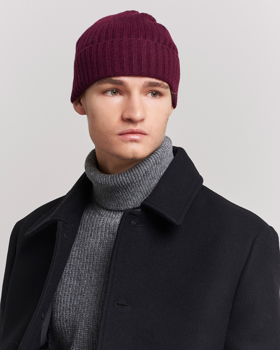 Herren |  | Amanda Christensen | Rib Knitted Cashmere Cap Bordeaux