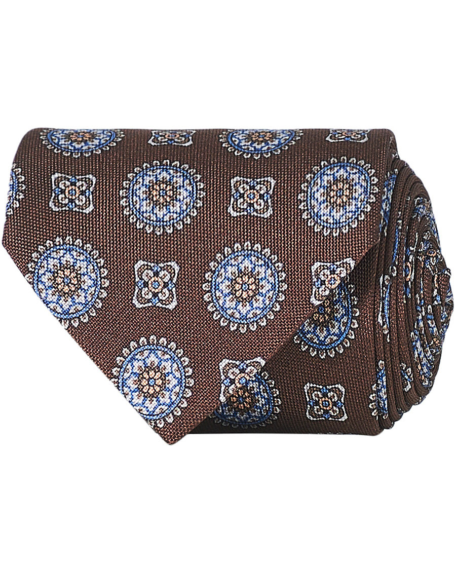 Herren | Amanda Christensen Silk Oxford 8 cm Printed Medallion Tie Brown | Amanda Christensen | Silk Oxford 8 cm Printed Medallion Tie Brown