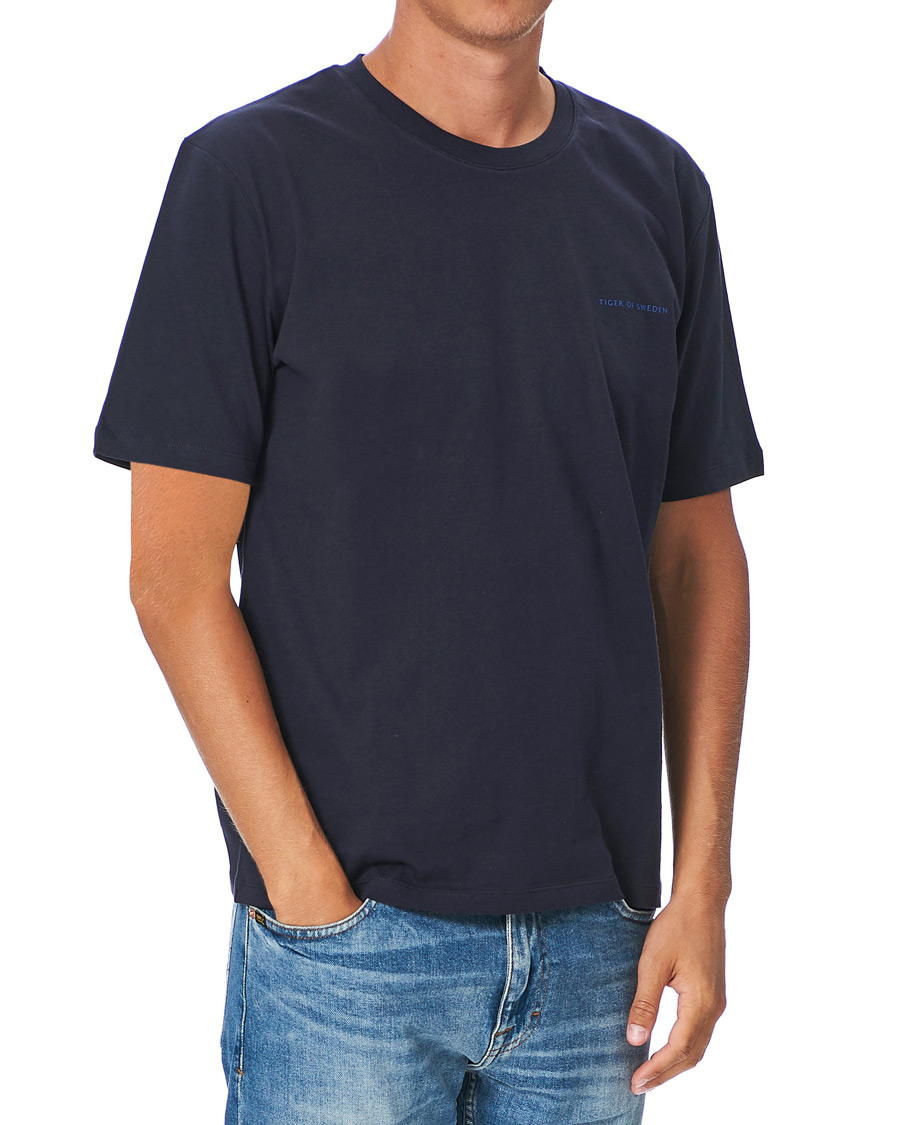Herren | T-Shirts | Tiger of Sweden | Pro Cotton Logo Tee Light Ink