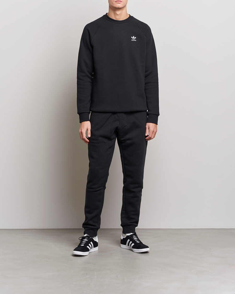 adidas Originals Essential Trefoil Sweatshirt Black bei Care of Carl