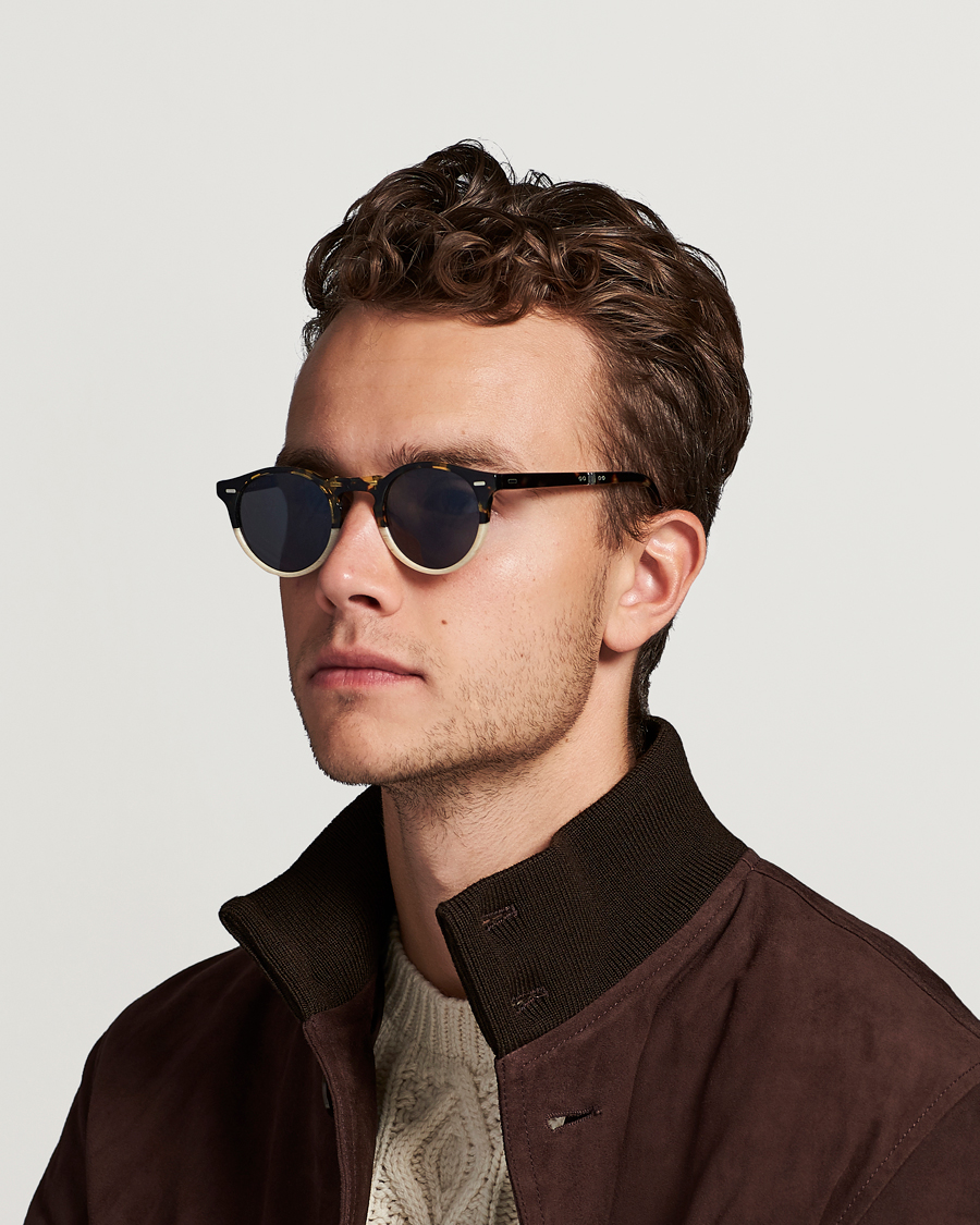 Herren | Runde Sonnenbrillen | Oliver Peoples | Gregory Peck 1962 Folding Sunglasses Brown/Honey