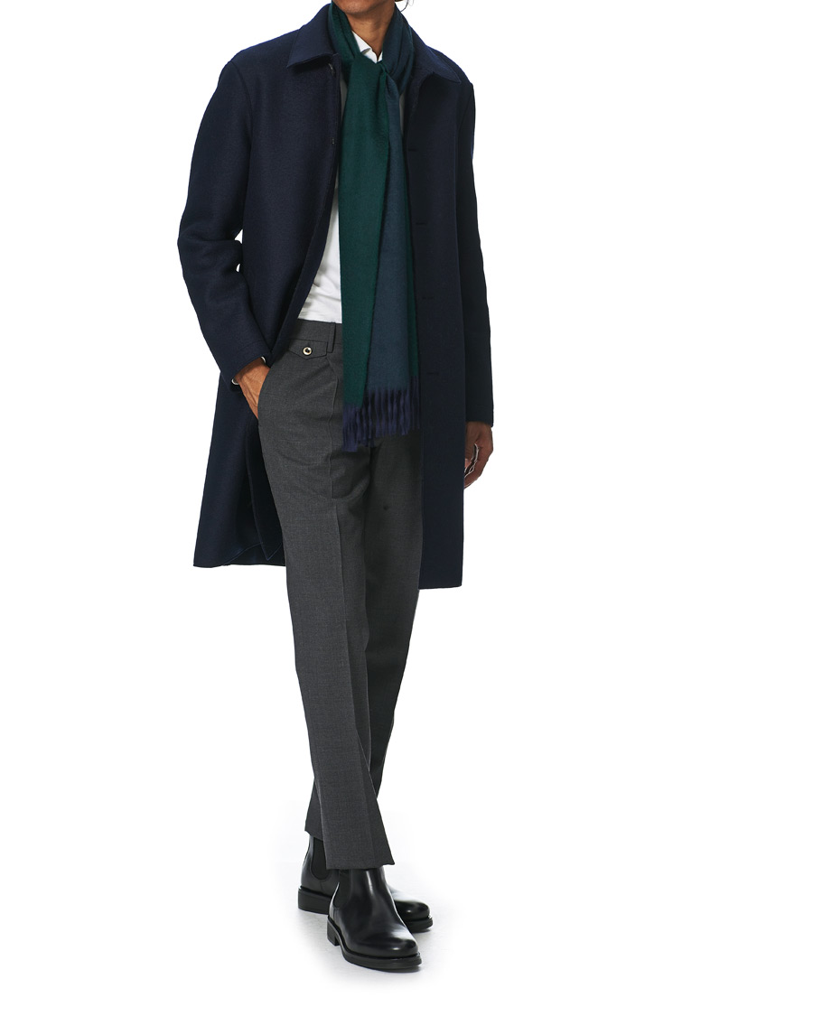 Herren | Begg & Co Arran Reversible Cashmere Scarf Navy/Tartan Green | Begg & Co | Arran Reversible Cashmere Scarf Navy/Tartan Green