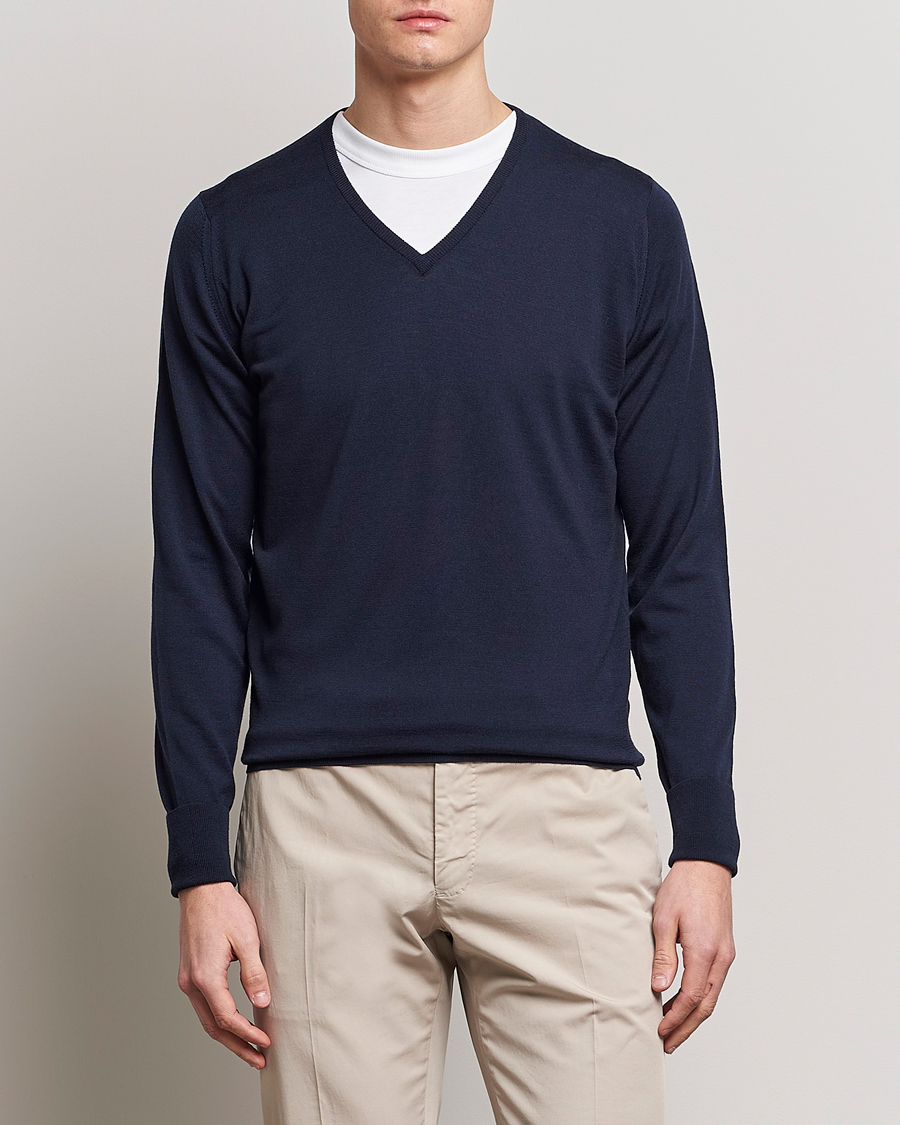 Herren | Kleidung | John Smedley | Bobby Extra Fine Merino V-Neck Pullover Midnight