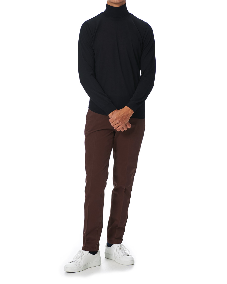 Herren | Hosen | Oscar Jacobson | Danwick Side Adjusters Chino Burgundy