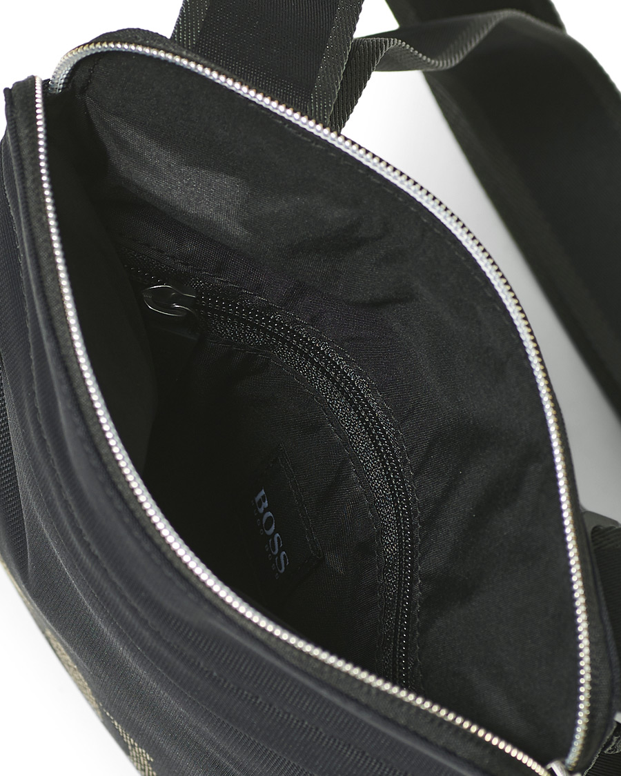 Herren | BOSS Athleisure Magnified Shoulder Bum Bag Black | BOSS GREEN | BOSS Athleisure Magnified Shoulder Bum Bag Black