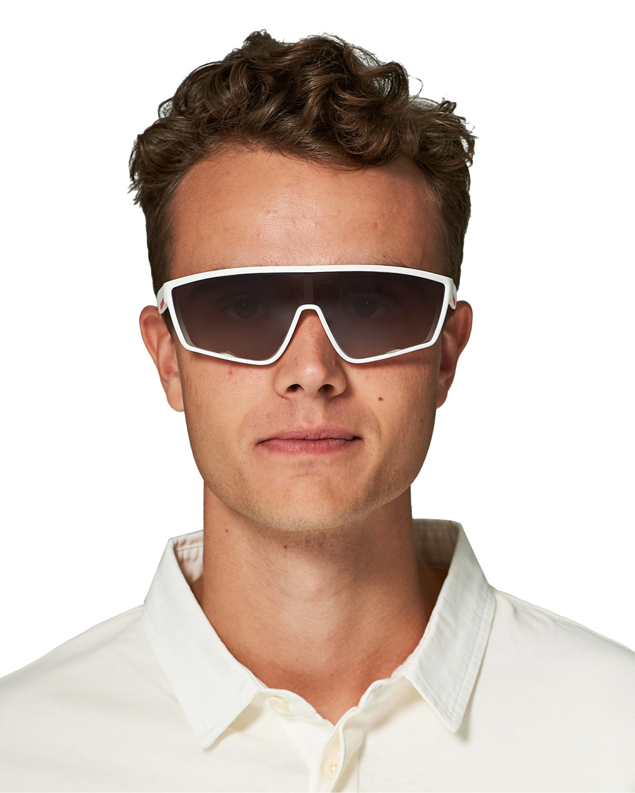 Herren | Prada Linea Rossa 0PS 09US Active Sunglasses White/Mirror | Prada Linea Rossa | 0PS 09US Active Sunglasses White/Mirror