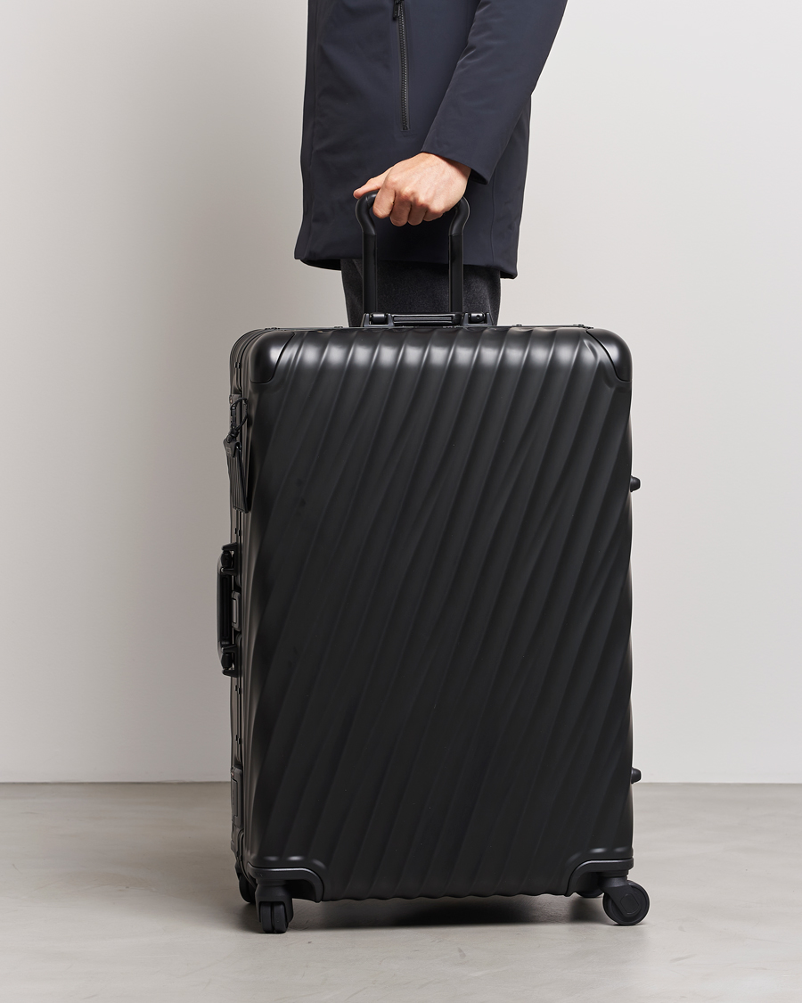 Herr |  |  | TUMI Extended Trip Aluminum Packing Case Matte Black