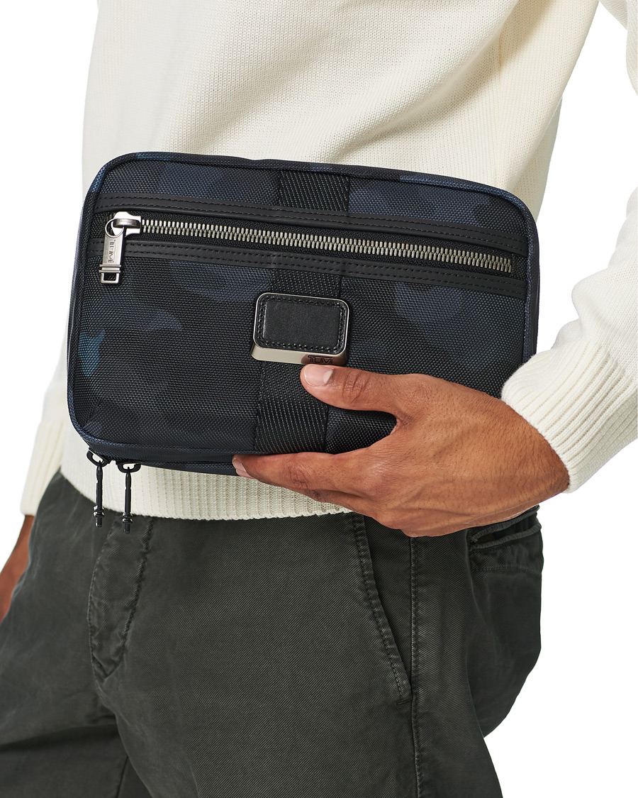 Herren | TUMI Alpha Bravo Reno Travel Kit Navy Camouflage | TUMI | Alpha Bravo Reno Travel Kit Navy Camouflage