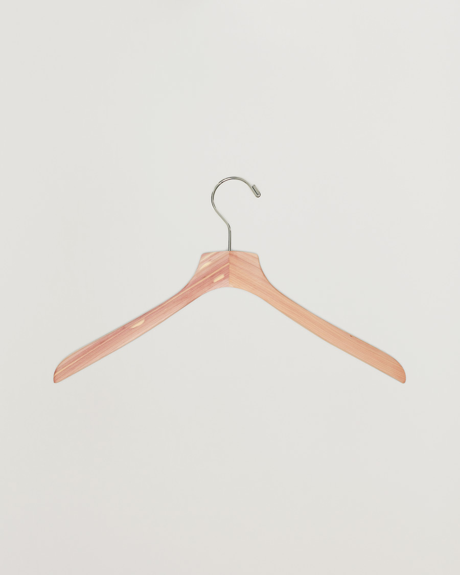 Herren | Care with Carl 2-Pack Cedar Wood Shirt Hanger | Care with Carl | 2-Pack Cedar Wood Shirt Hanger