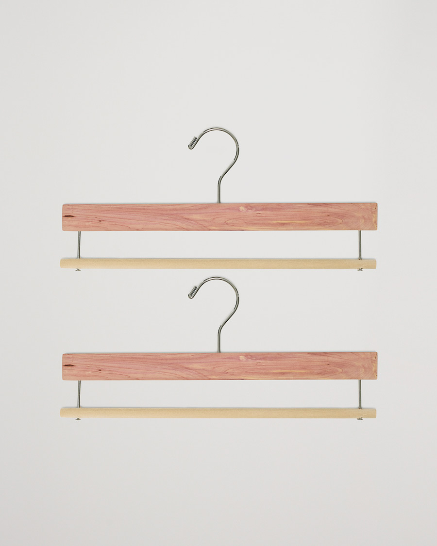 Herren | Care with Carl 2-Pack Cedar Wood Trouser Hanger | Care with Carl | 2-Pack Cedar Wood Trouser Hanger