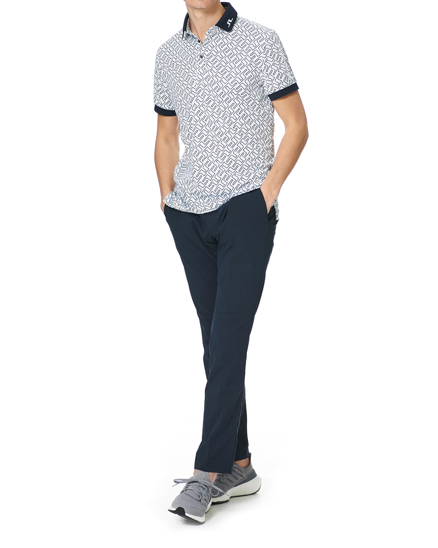 Herren | Poloshirts | J.Lindeberg | Tour Tech Reg Fit Print Polo JL Navy Bridge Monogram