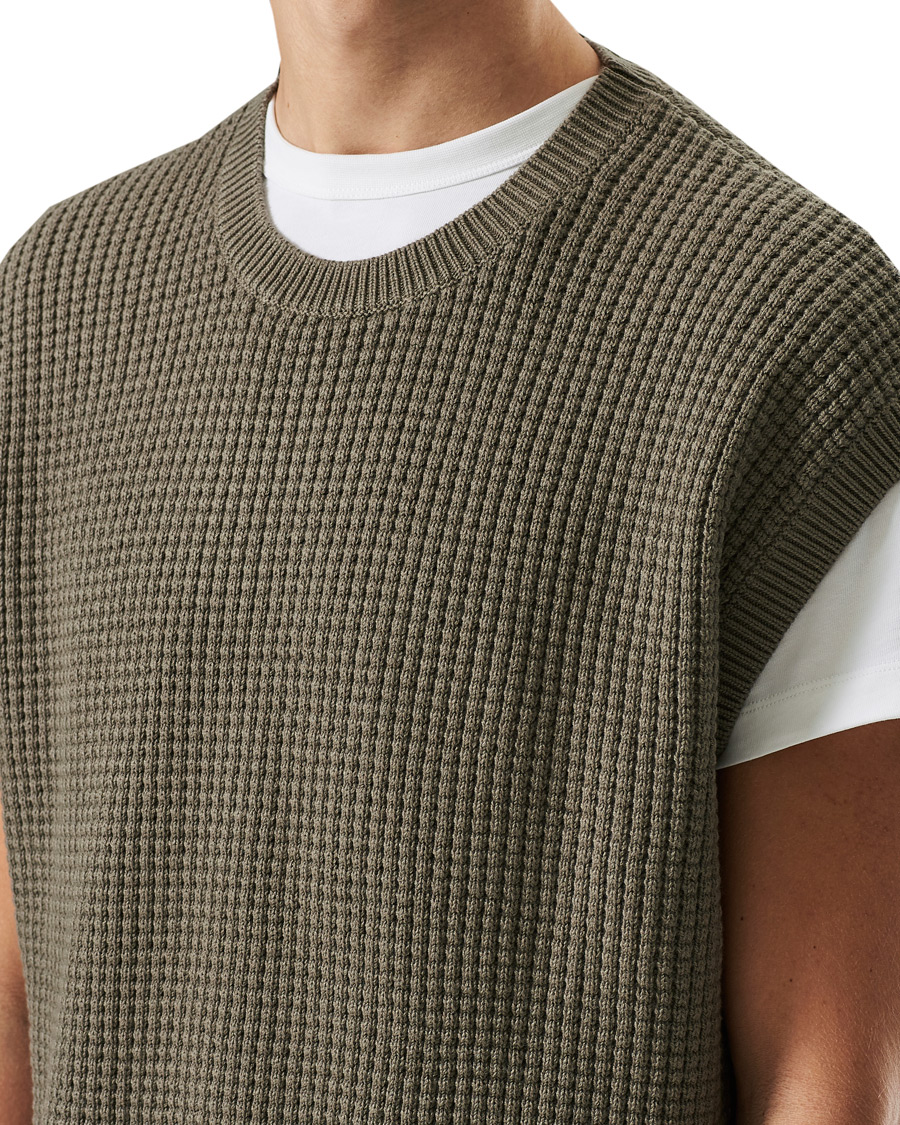 Herren | Pullover | Tiger of Sweden | Clemente Knitted Vest Light Khaki