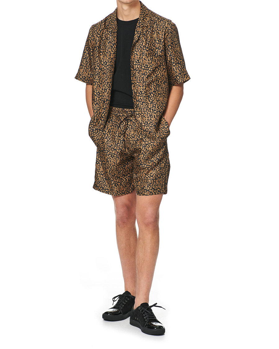 Herren | Hemden | Nanushka | Printed Silk Camp Collar Shirt Brown