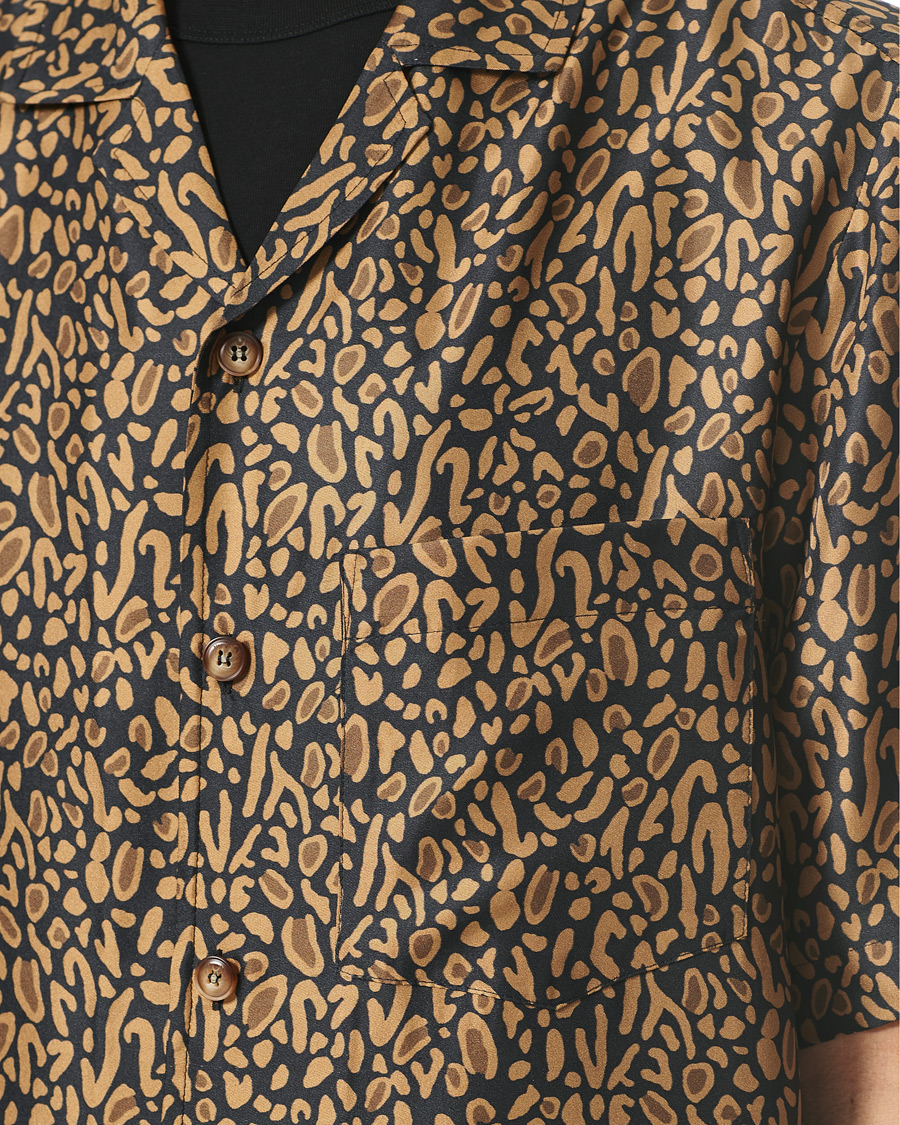 Herren | Hemden | Nanushka | Printed Silk Camp Collar Shirt Brown