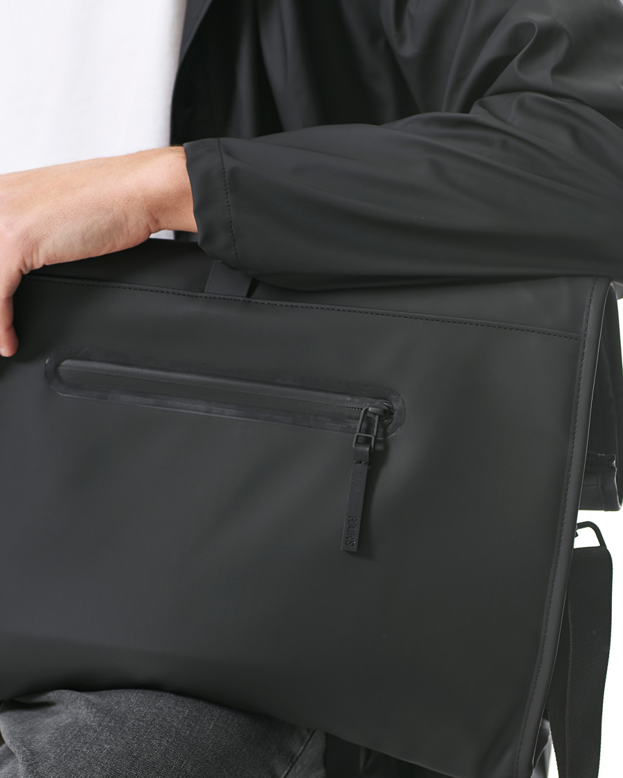 Herren | RAINS Rolltop Messenger Bag Black | RAINS | Rolltop Messenger Bag Black