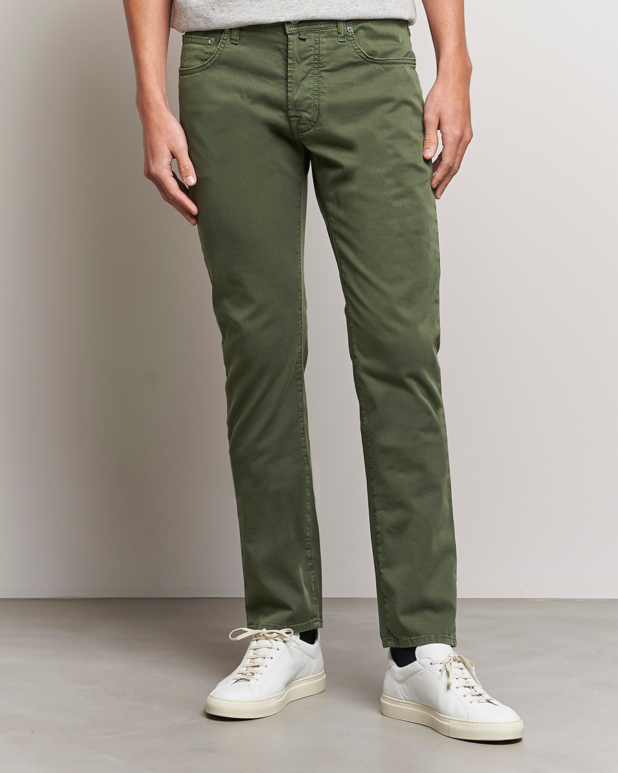 Herren |  | Jacob Cohën | Bard Garment Dyed Gabardine Trousers Green