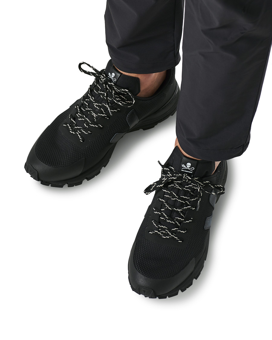 Herren | Veja VEJA X Sea Shepherd Dekkan Vibram Running Sneaker Black | Veja | X Sea Shepherd Dekkan Vibram Running Sneaker Black