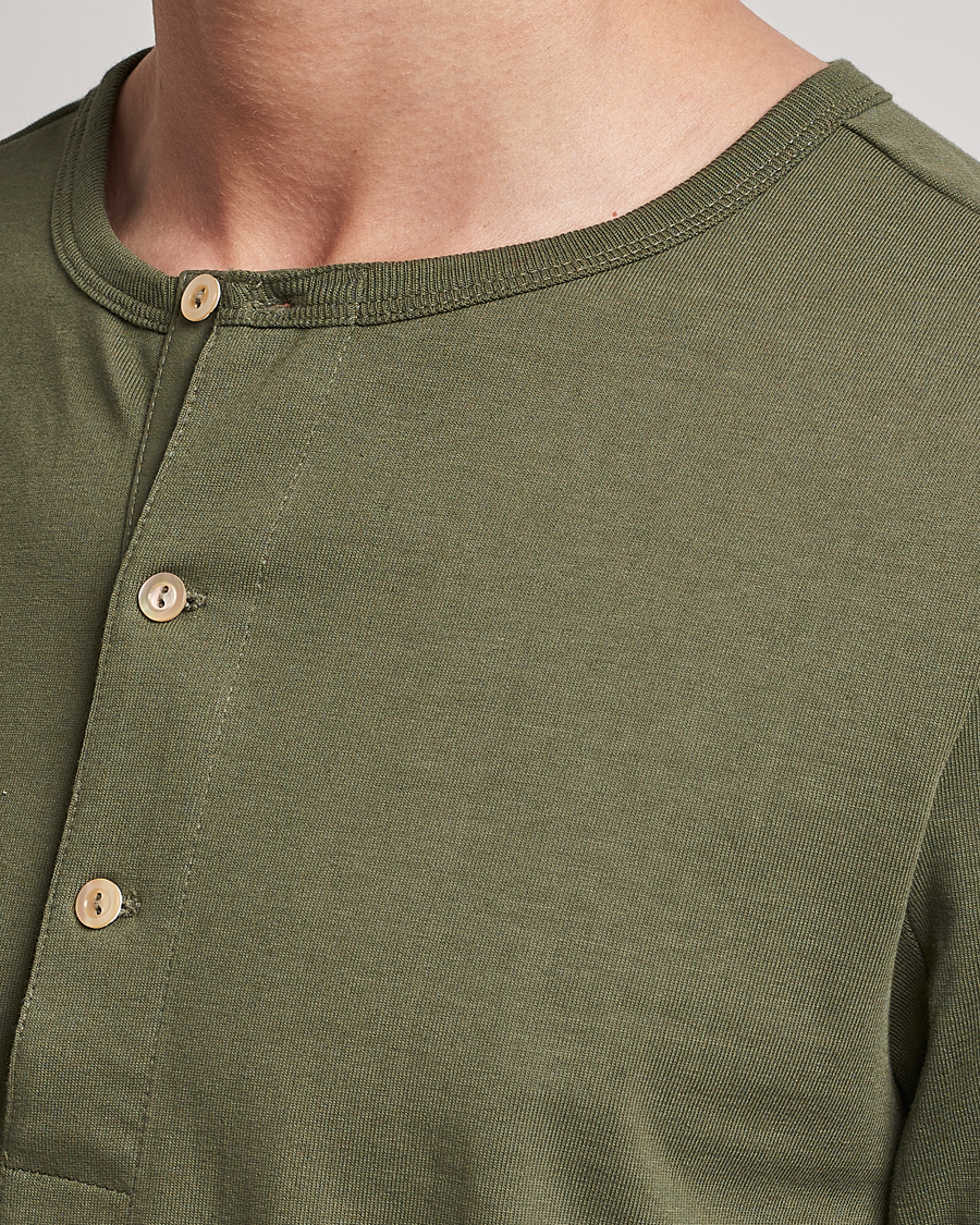 Herren | T-Shirts | Merz b. Schwanen | Classic Organic Cotton Henley Sweater Army