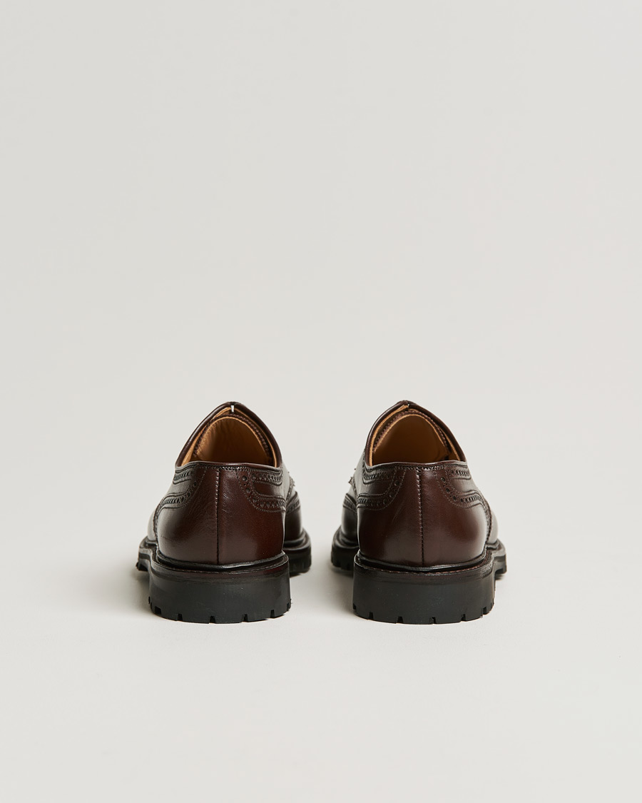 Herren | Crockett & Jones x Tärnsjö Garveri Pembroke Vibram Cleated Sole Dk Brown Calf | Crockett & Jones x Tärnsjö Garveri | Pembroke Vibram Cleated Sole Dk Brown Calf