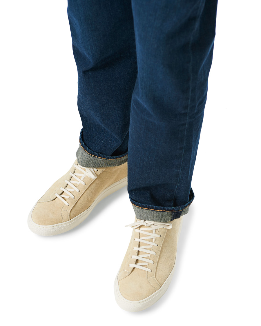Herren | Common Projects Achilles Low Suede Sneaker Off White | Common Projects | Achilles Low Suede Sneaker Off White