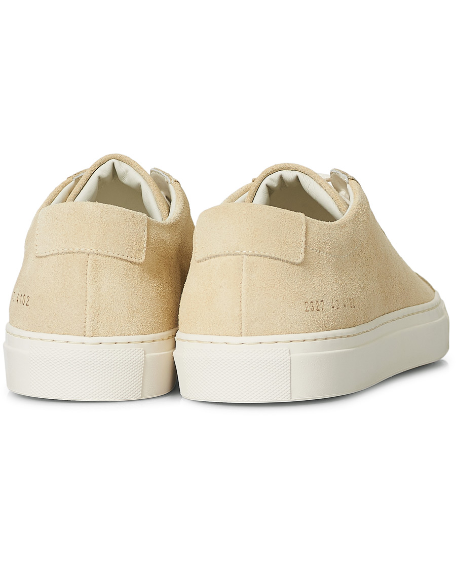 Herren | Common Projects Achilles Low Suede Sneaker Off White | Common Projects | Achilles Low Suede Sneaker Off White