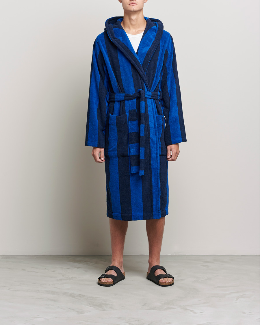 Herren | Schlafanzüge & Bademäntel | Tekla | Organic Terry Hooded Bathrobe Navy Block Stripes