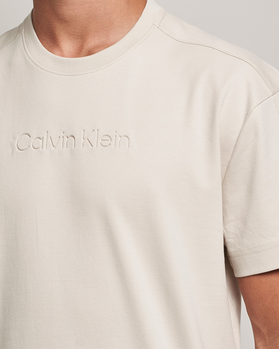 Herren | T-Shirts | Calvin Klein | Debossed Logo Crew Neck Tee Stony Beige