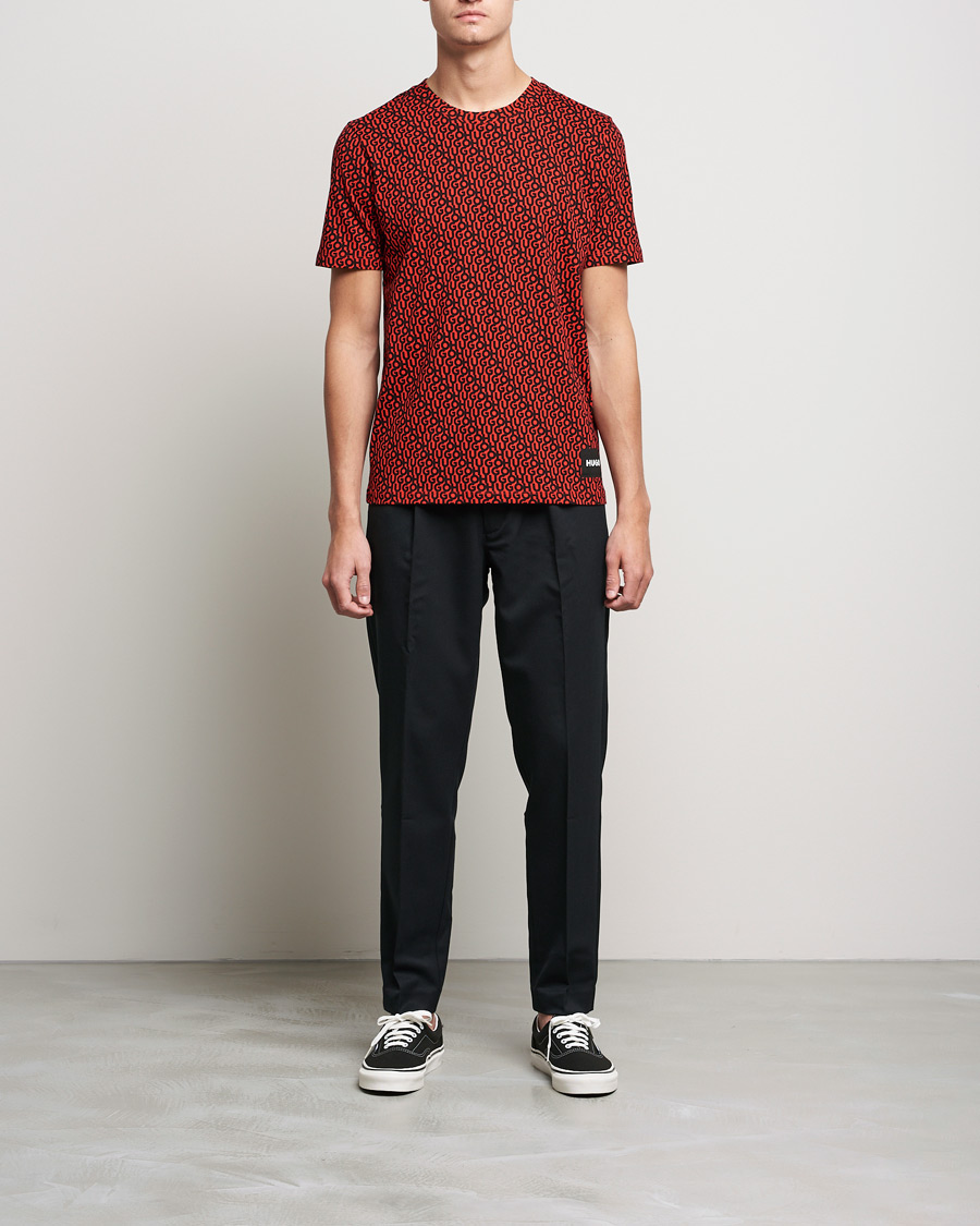 Herren | T-Shirts | HUGO | Dorton Monogram Print Crew Neck Tee Red