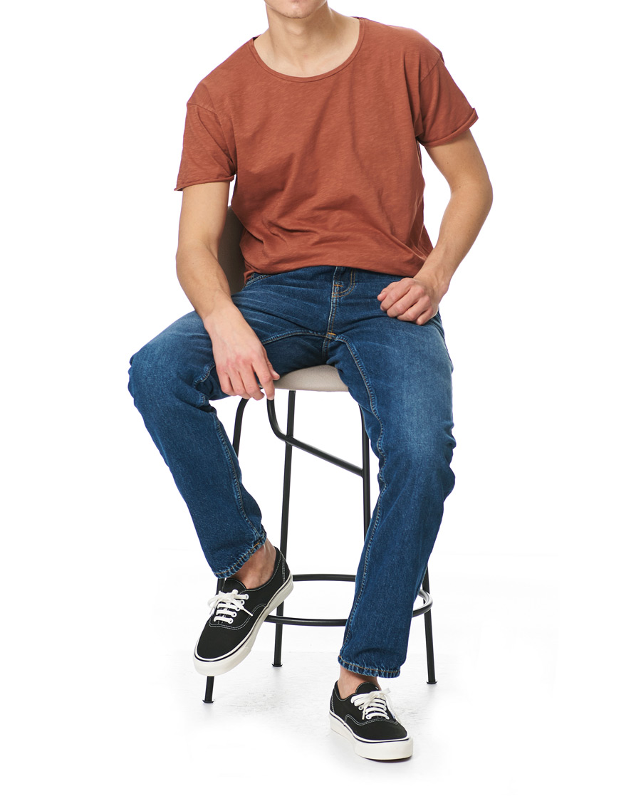 Herren | T-Shirts | Nudie Jeans | Roger Slub Crew Neck Tee Terra Red