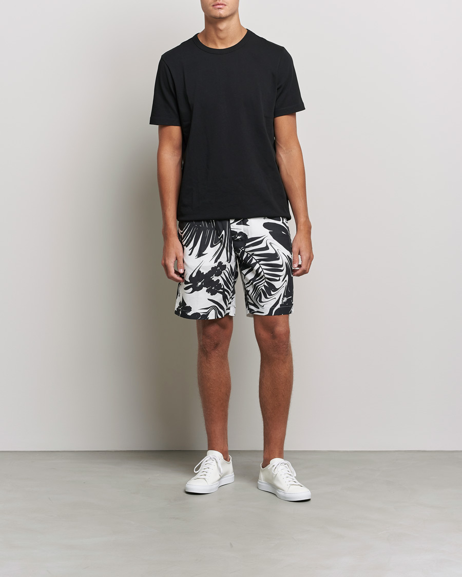 Herren | Shorts | J.Lindeberg | Earl Hibiscus Print Shorts Black/White