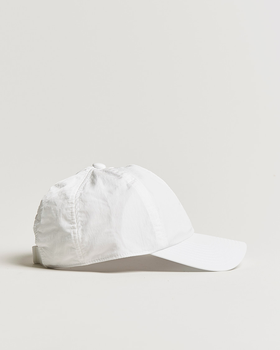 Herren | J.Lindeberg Elijah Crinkle Nylon Logo Cap White | J.Lindeberg | Elijah Crinkle Nylon Logo Cap White