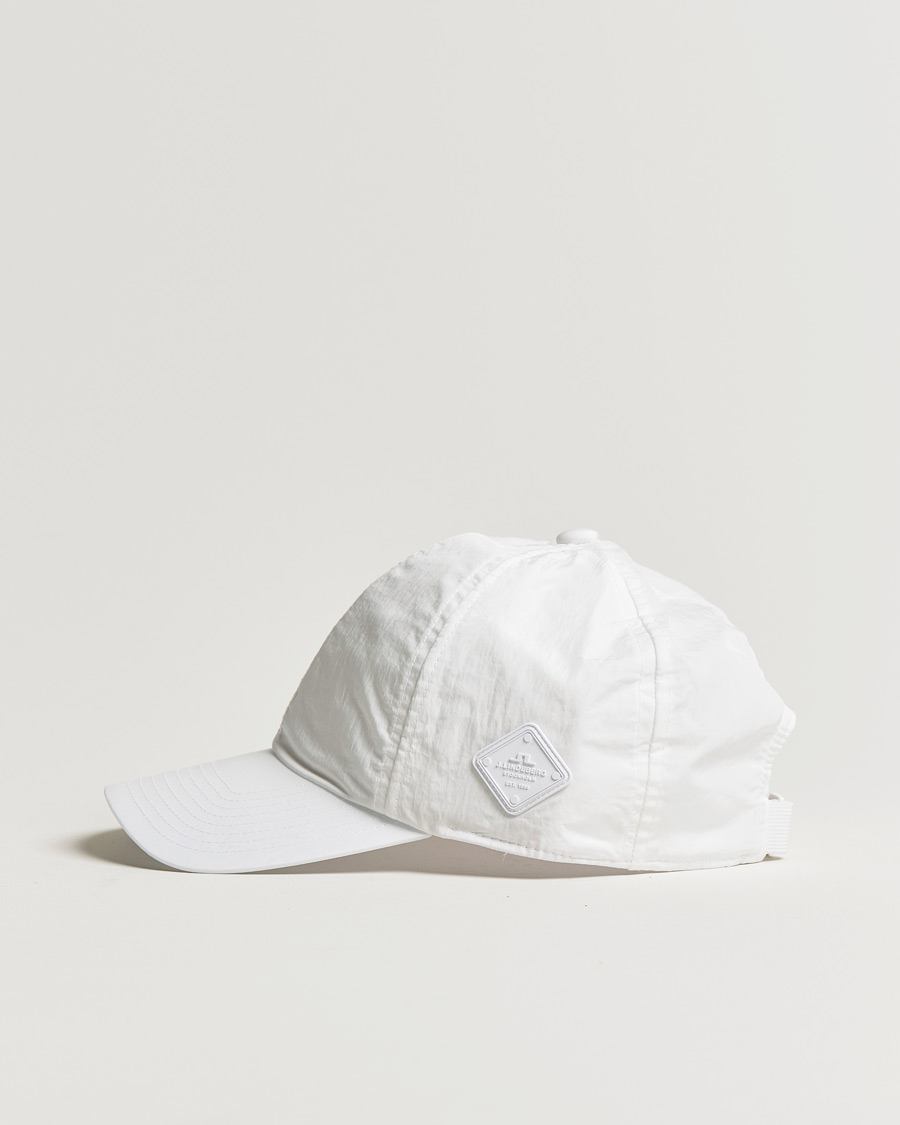 Herren | J.Lindeberg Elijah Crinkle Nylon Logo Cap White | J.Lindeberg | Elijah Crinkle Nylon Logo Cap White