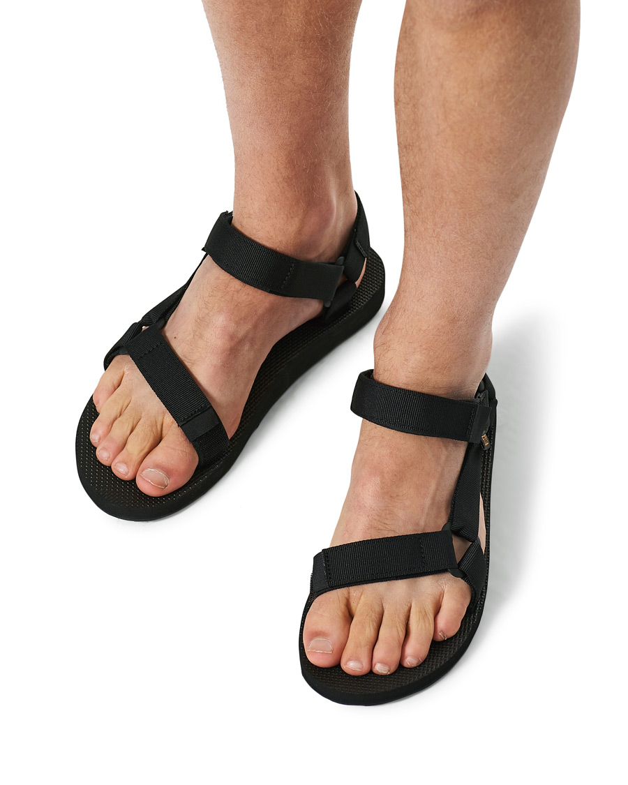Black teva outlet